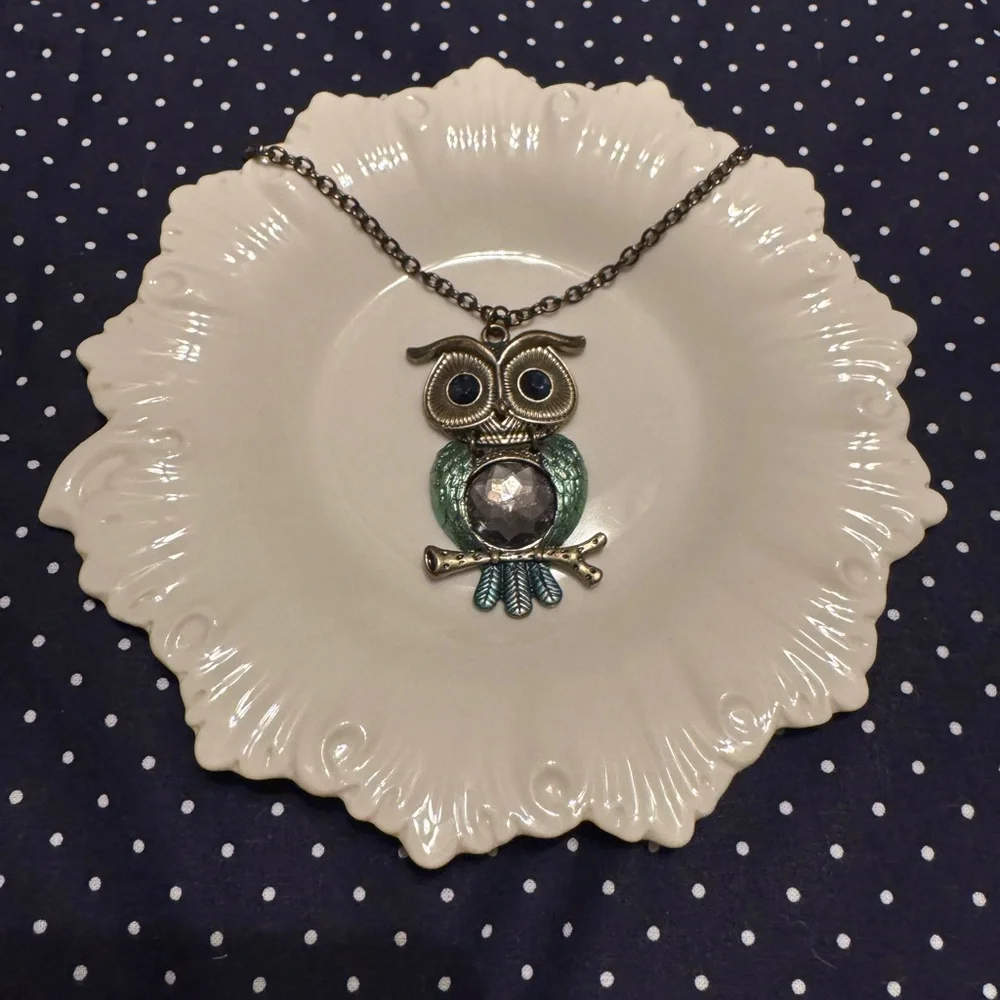 Vintage Y2K Charming Charlie Long Owl Pendant Necklace